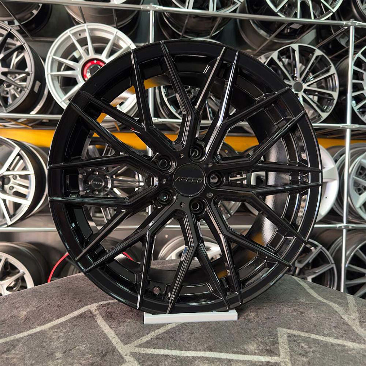 17 inç 5x108 ARCEO VALENCİA Jant Modeli Ford