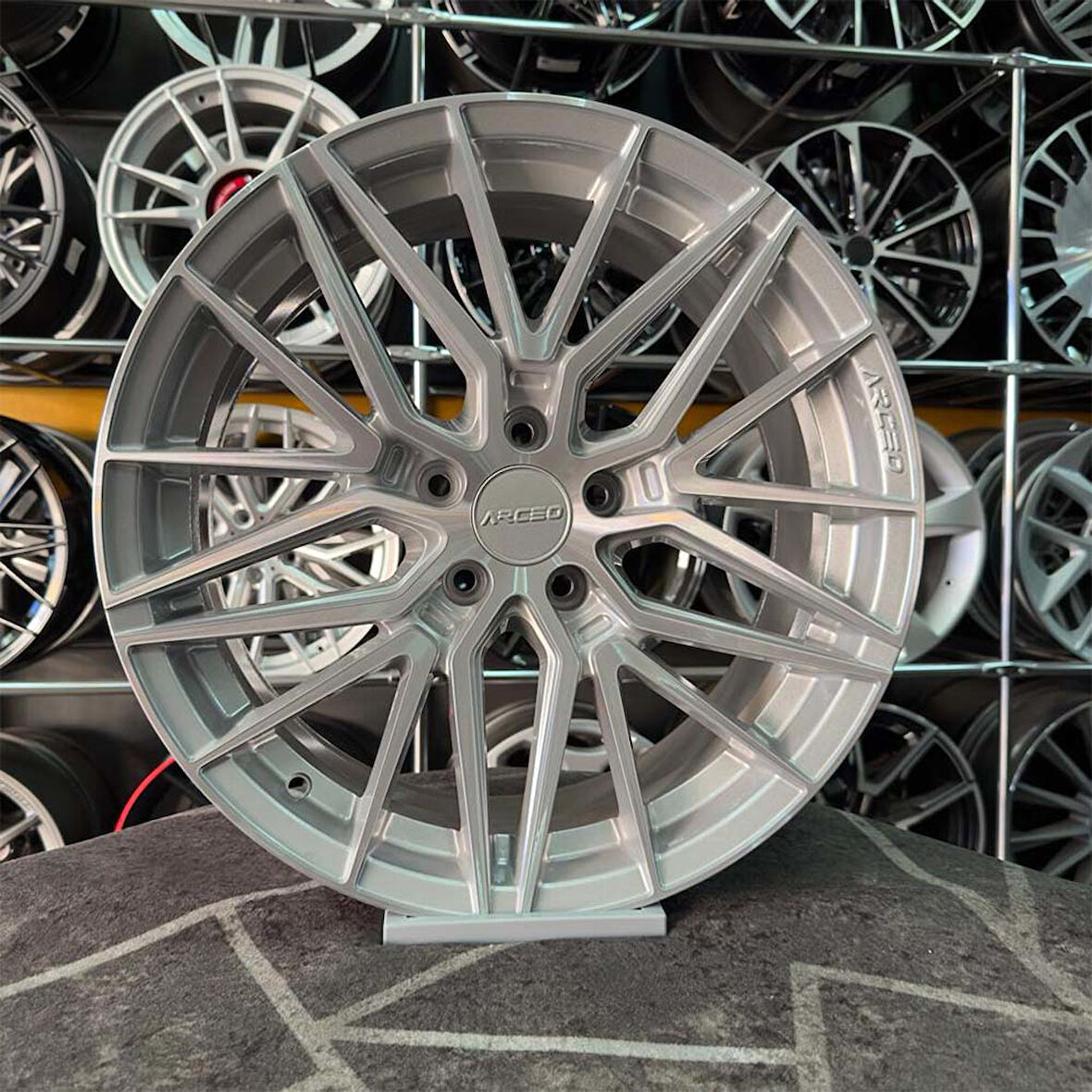 19 inç 5x120 ARCEO SEVİLLA SİLVER Jant Modeli