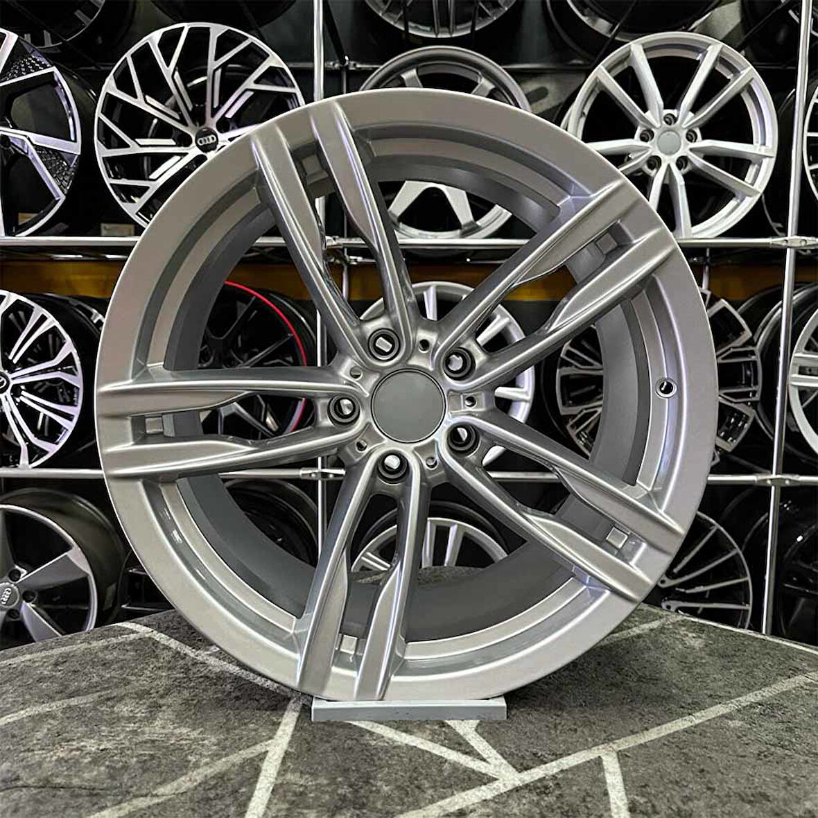 20 inç 5x120 Mtech Jant Modeli Bmw Volkswagen Transporter