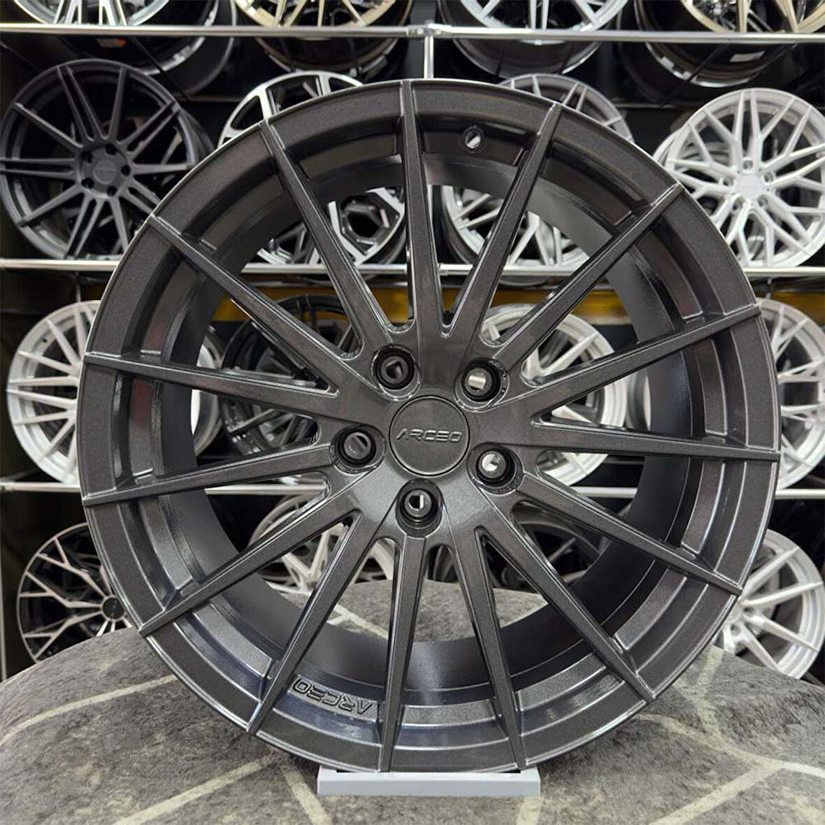 19 inç 5x112 ARCEO LİSBON TİTANİUM Jant Modeli