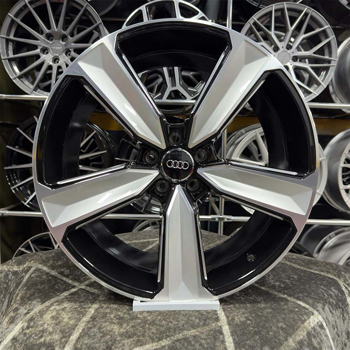 20 inç 5x112 AUDİ RS5 BABAYAGA Jant Modeli Audi