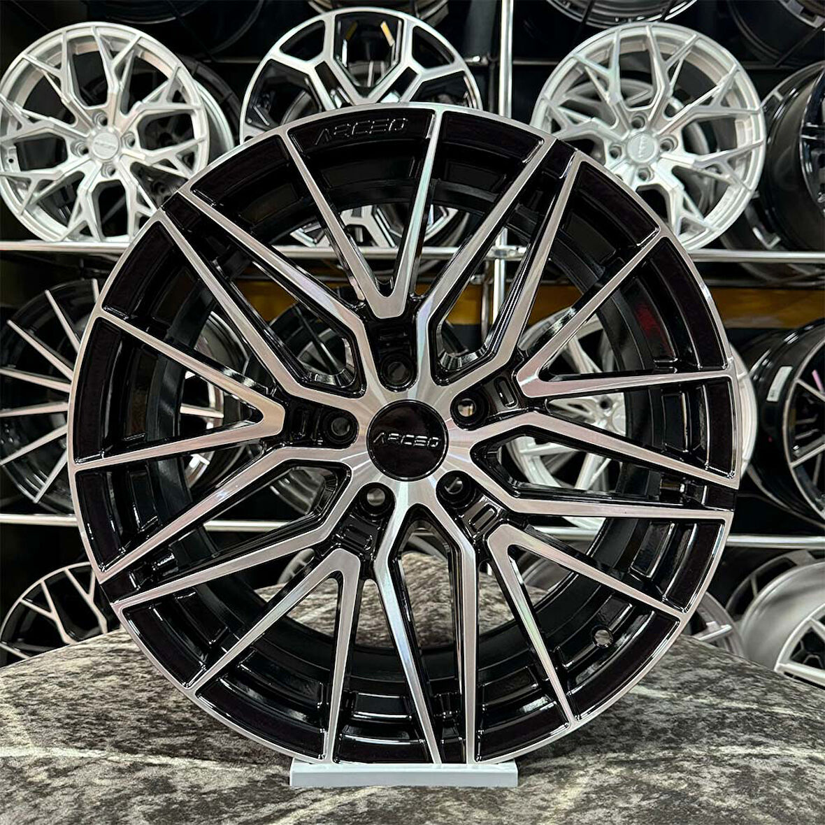 18 inç 5x112 ARCEO SEVİLLA BLACK DİAMOND LEON GOLF JETTA OCTAVİA UYUMLU Jant Modeli Volkswagen Seat Skoda