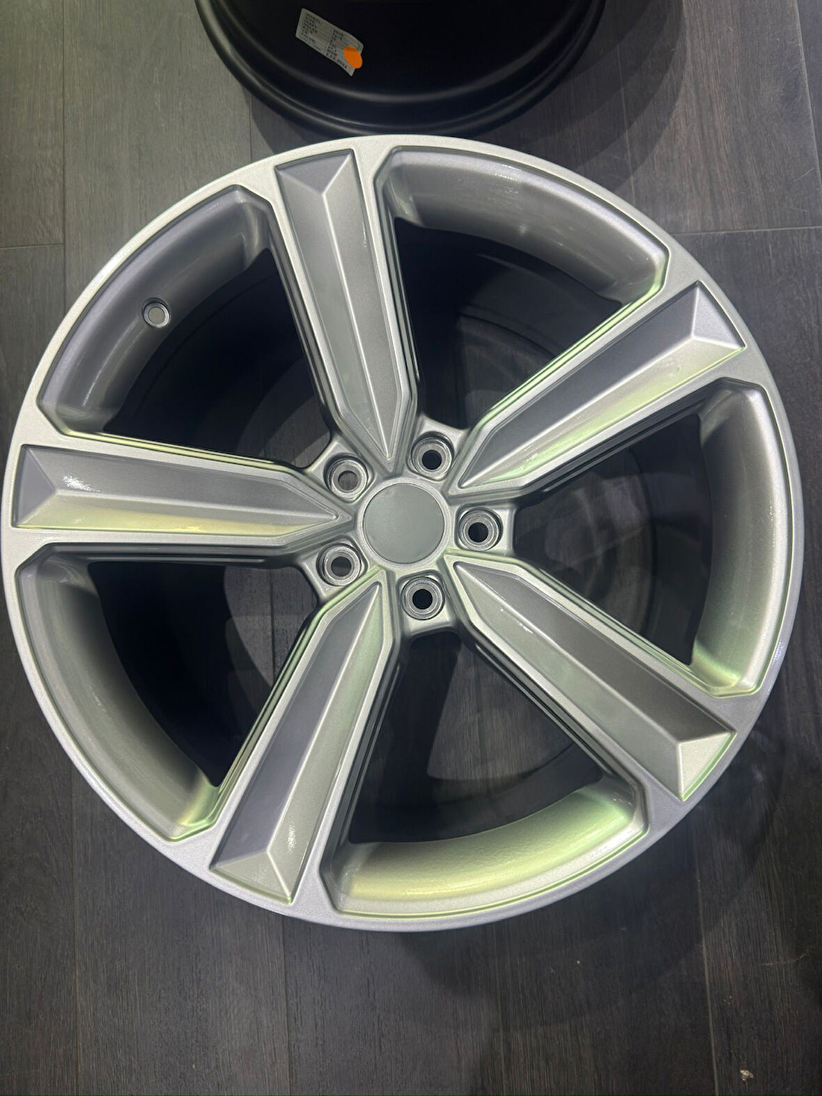 18 inç 5x112 BABAYAGA RS5 Gümüş Jant Modeli Audi