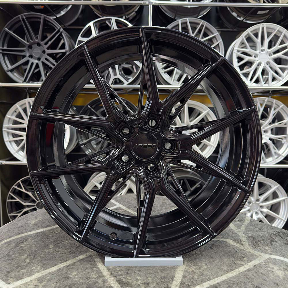 18 inç 5x114.3 ARCEO MARSEİLLE Siyah Jant Modeli