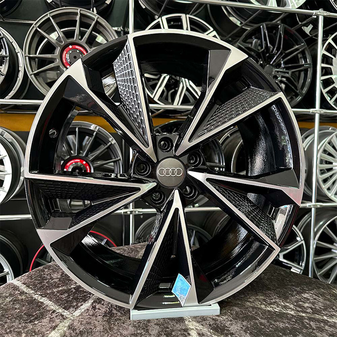 17 inç 5x100 AUDİ RS POLO İBİZA UYUMLU Siyah Elmas Kesim Jant Modeli Volkswagen Seat