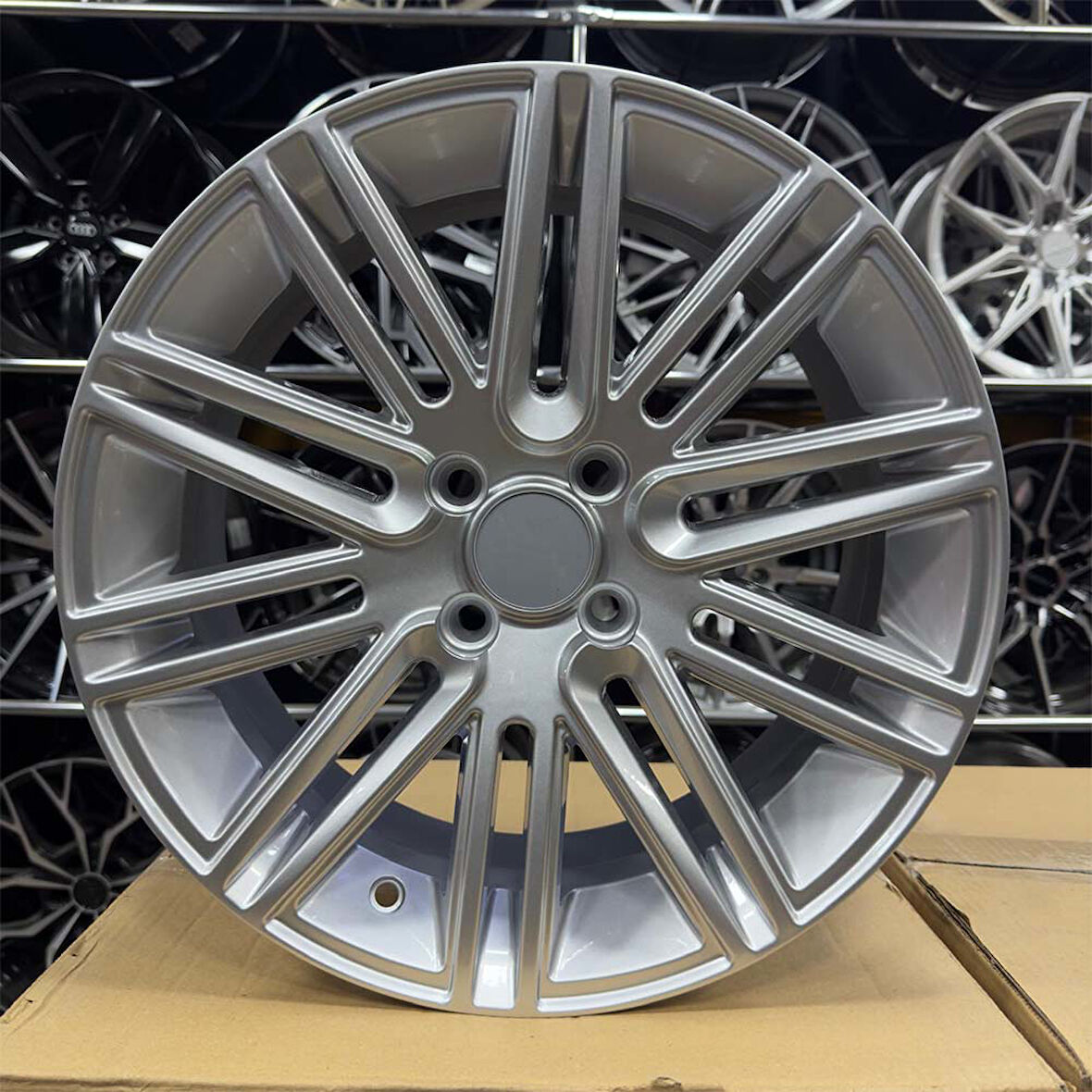 17 inç 5x108 BENTLEY MONDO FOCUS UYUMLU Gümüş Jant Modeli Ford