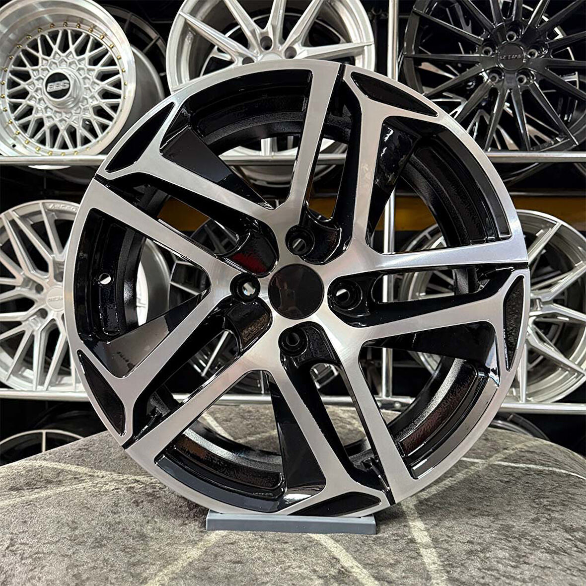 17 inç 4x108 PEUGEOT CİTROEN Siyah Elmas Kesim Jant Modeli Peugeot Citroen