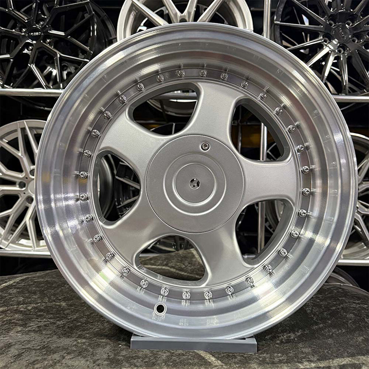16 inç 4x100 KT1 7.5 - 9 OFSET Gümüş Jant Modeli