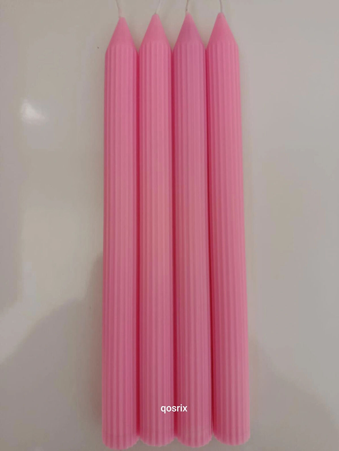 qosrix 4'lü Pudra Pembe Şamdan Soya Mumu 1. Kalite Soya Doğal Pudra Kokulu Uzun Çubuk Konik Mum Dekoratif