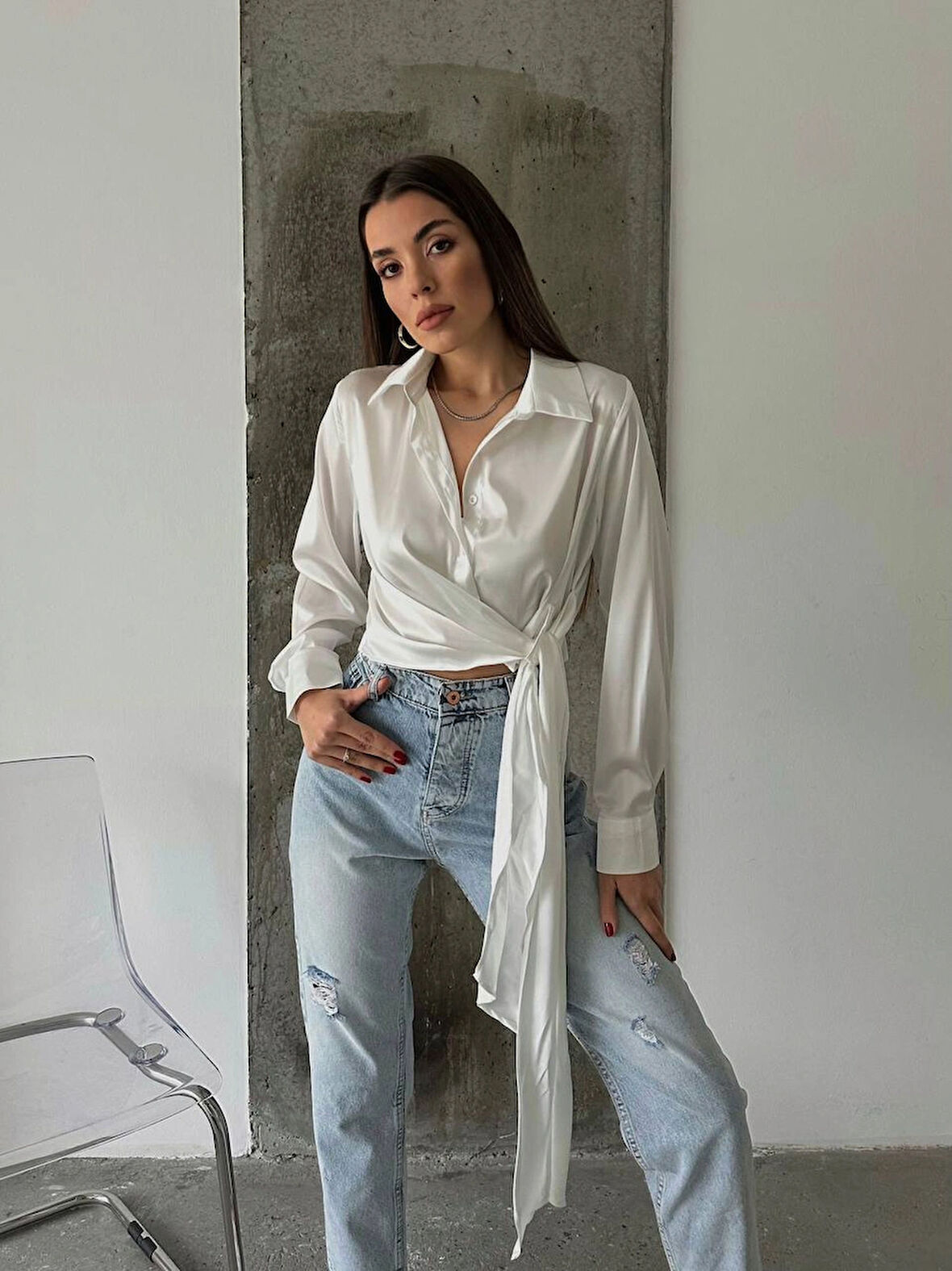 Beyaz - Uzun Kollu Bağlamalı Saten Gömlek