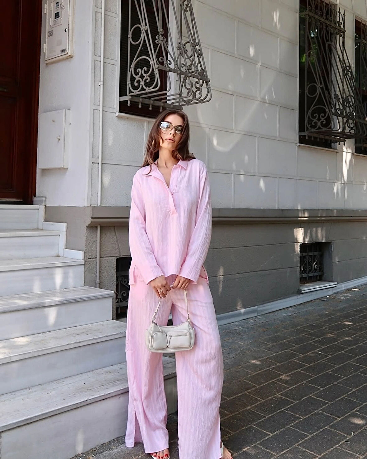 Pembe - Kendinden Çizgili Gömlek Pantolon Takım