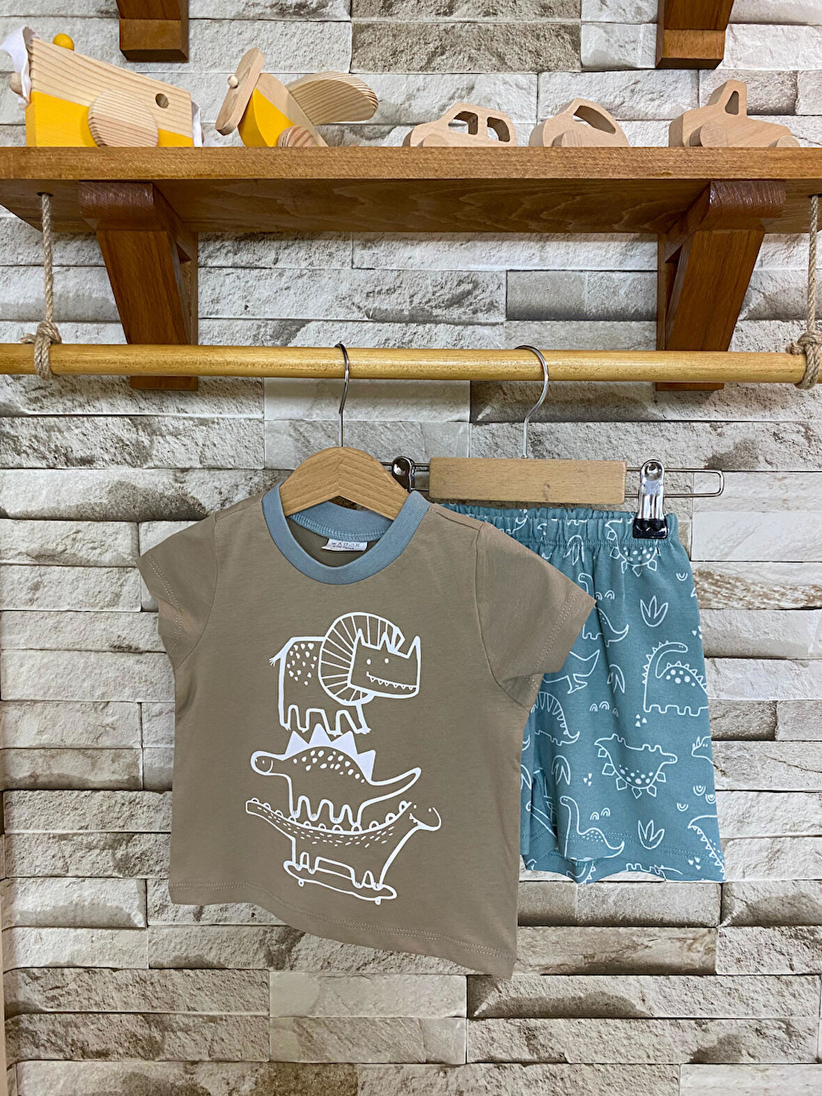 AYSBEBE DİNAZOR DESENLİ ŞORTLU YAZLIK TAKIM