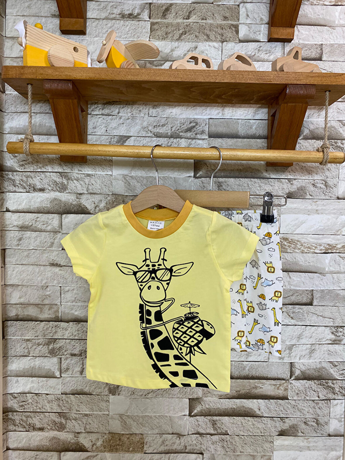 AYSBEBE ZÜRAFA DESENLİ ŞORTLU YAZLIK TAKIM