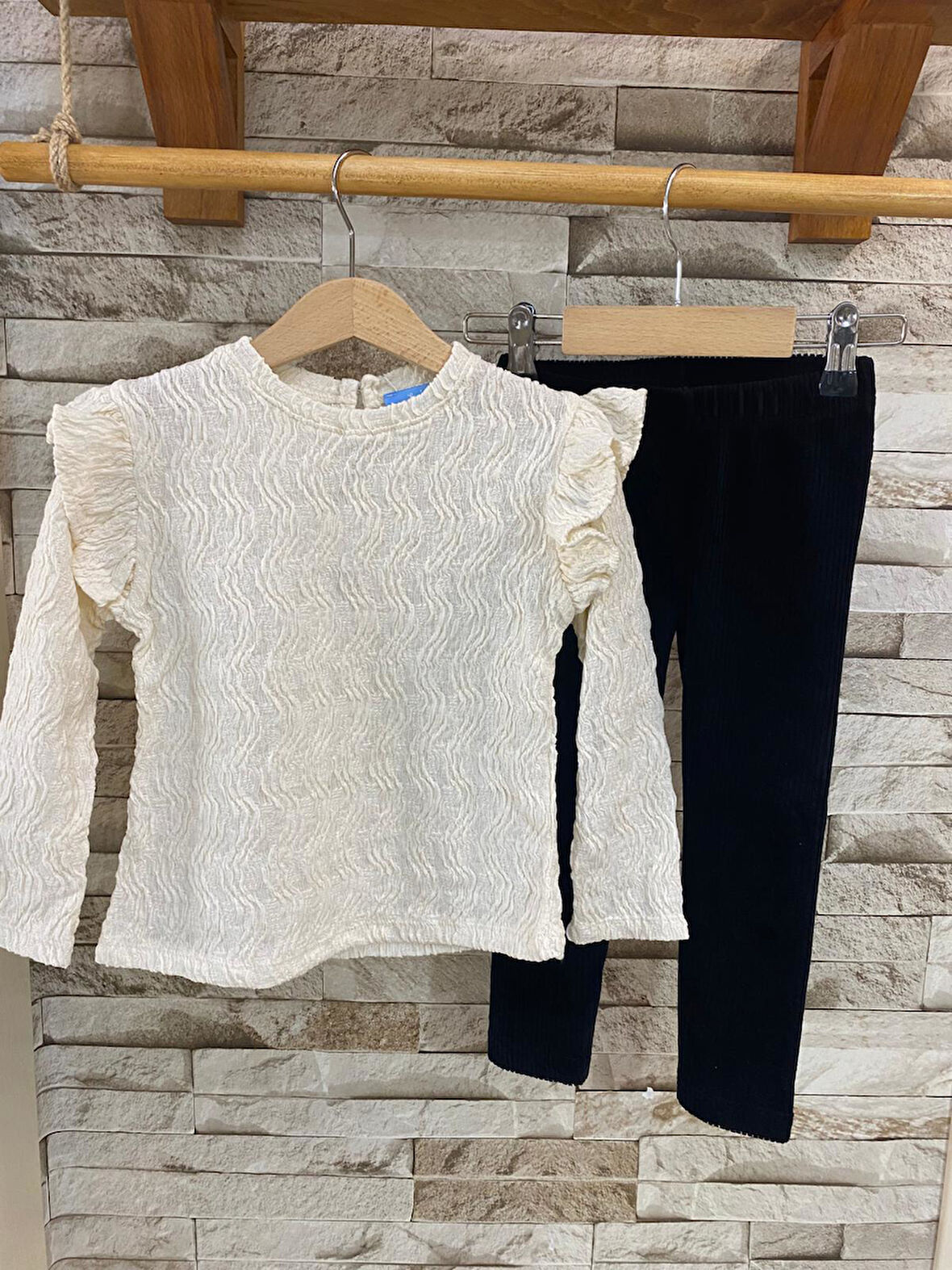 LACIEL PARIS KADİFE PANTOLON BÜRÜMCÜKLÜ BLUZ KIZ ÇOCUK EŞOFMAN TAKIM