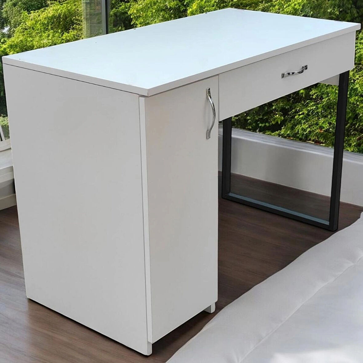 ÇALIŞMA MASASI BEYAZ ÇEKMECELİ 2 RAFLI