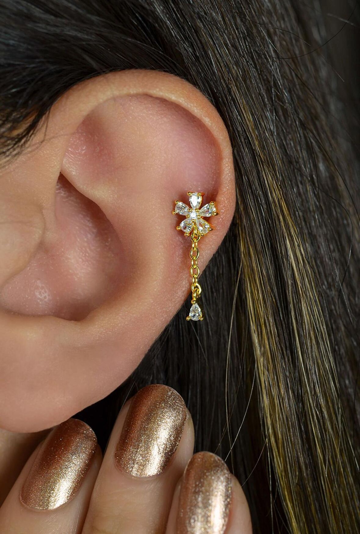 Zincir Sallantılı Çiçek Percing Helix Kıkırdak Lob