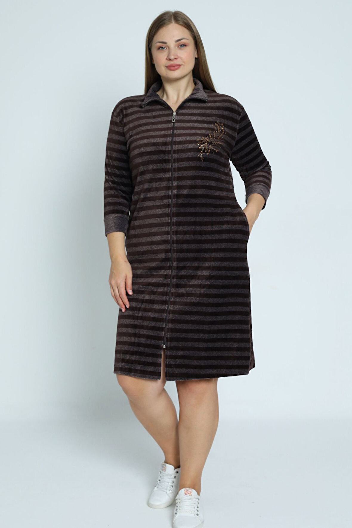 Kadın Kahverengi Çizgi Desenli Truvakar Kollu Taş Detaylı Pamuklu Kadife Büyük Beden Elbise