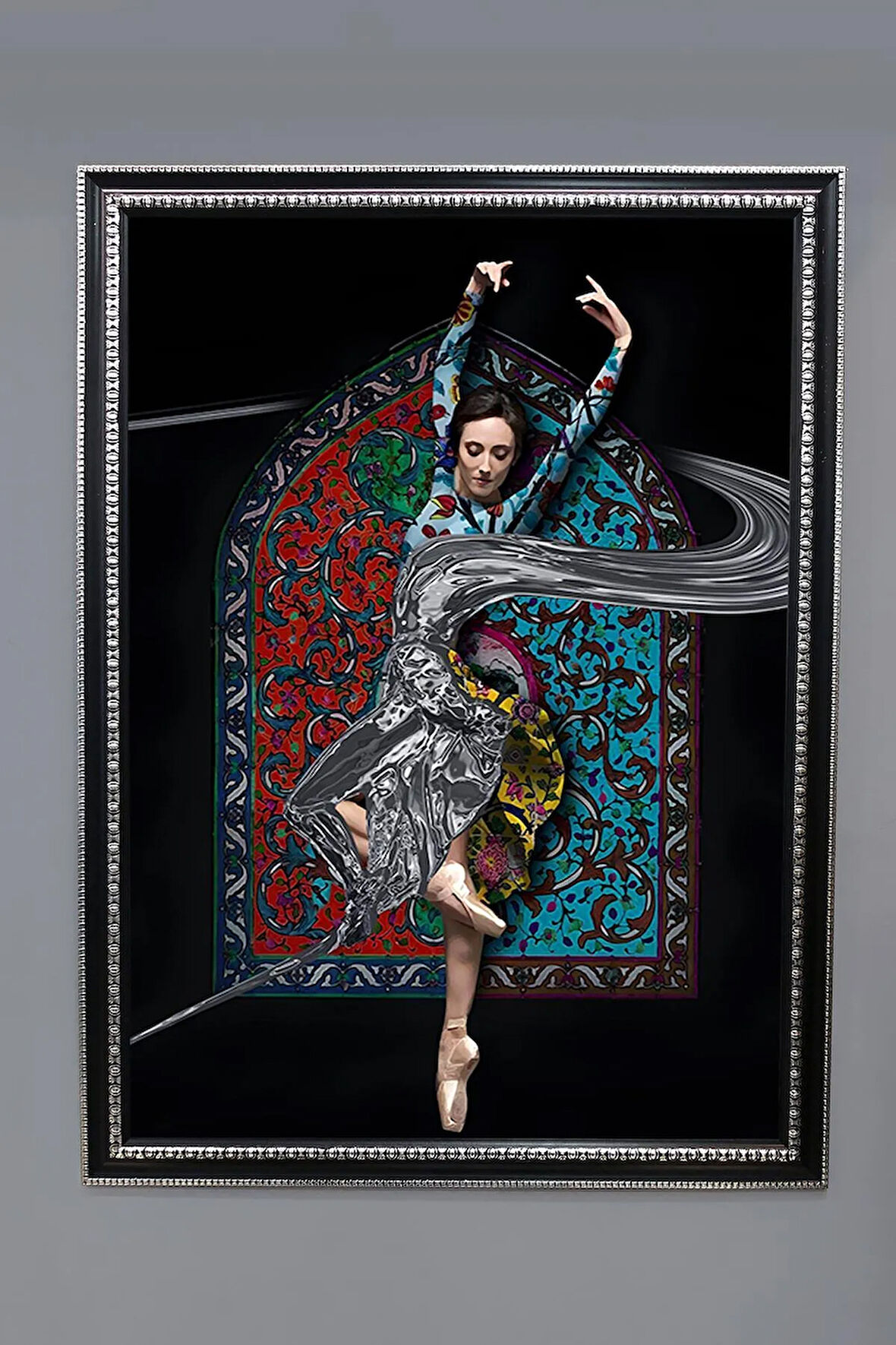 Dekoratif Modern Çerçeveli Otantik Dans Eden Kadın Desenli Duvar Tablosu 50x70 CM