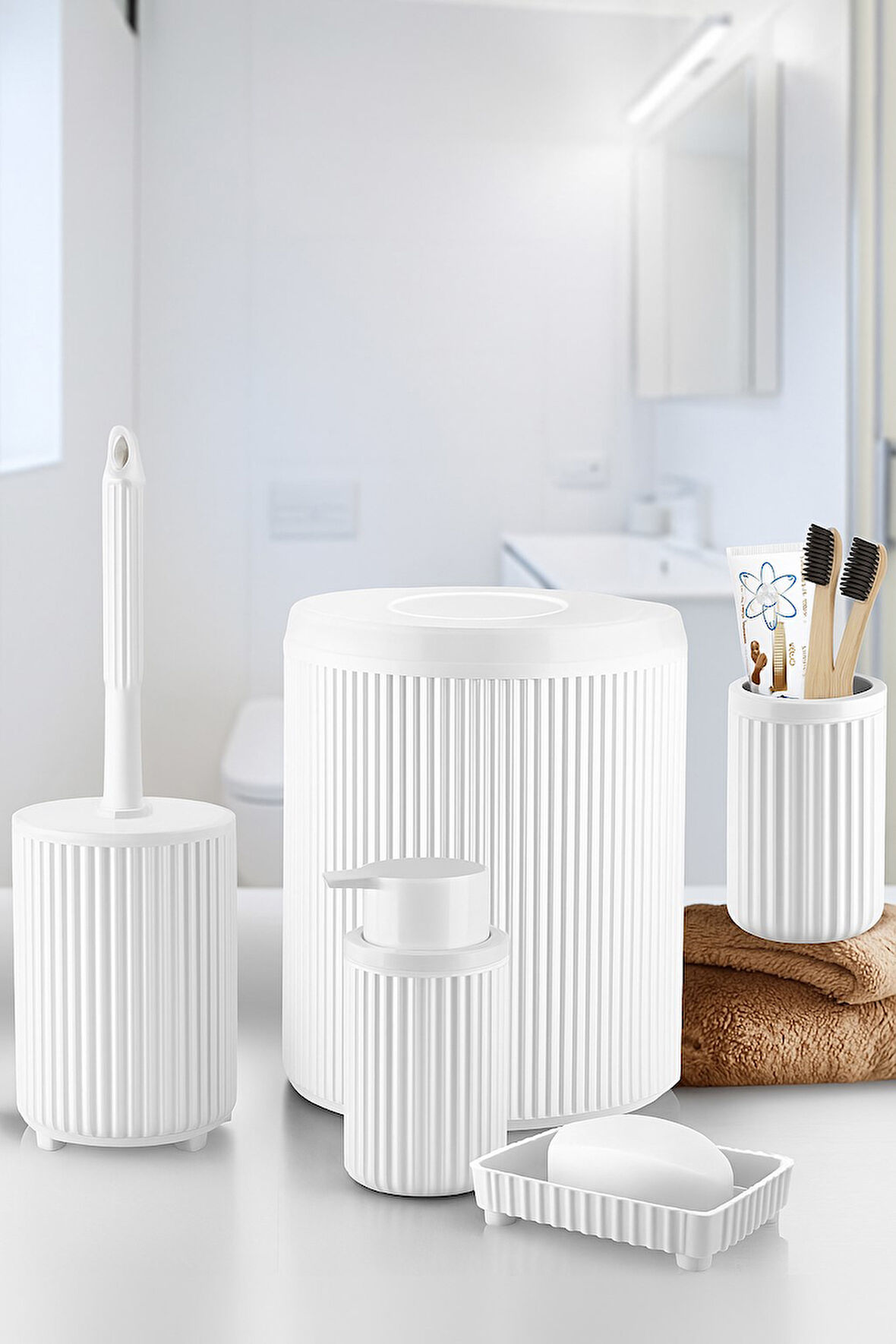Lines Serisi Beyaz Banyo Seti, 5 Parça Lüks Akrilik Çöp Kovası, Fırça, Sabunluk Banyo Aksesuar Seti 