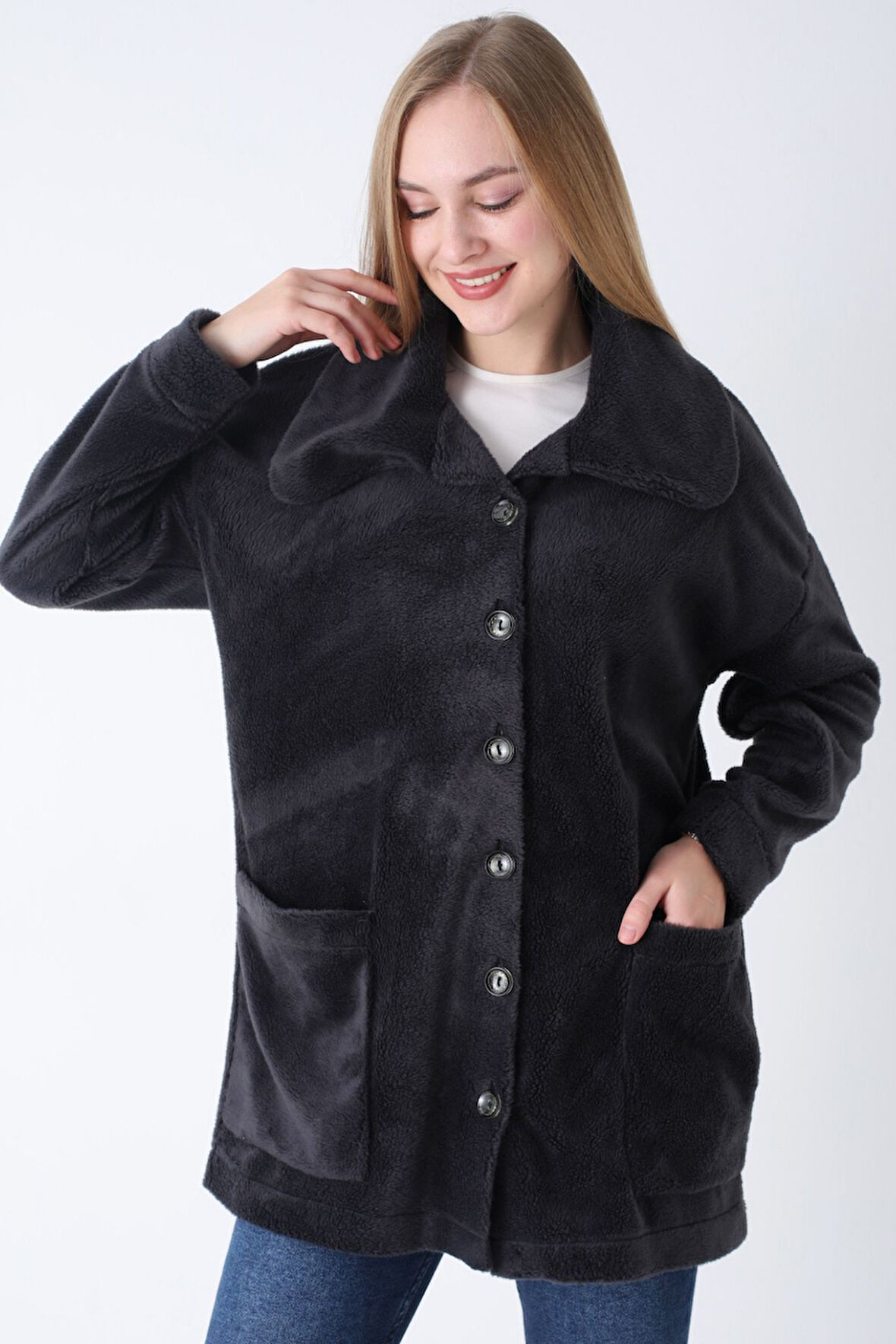 Kadın Antrasit Oversize Uzun Kollu Cepli Yakalı Düğmeli Peluş Hırka Ceket