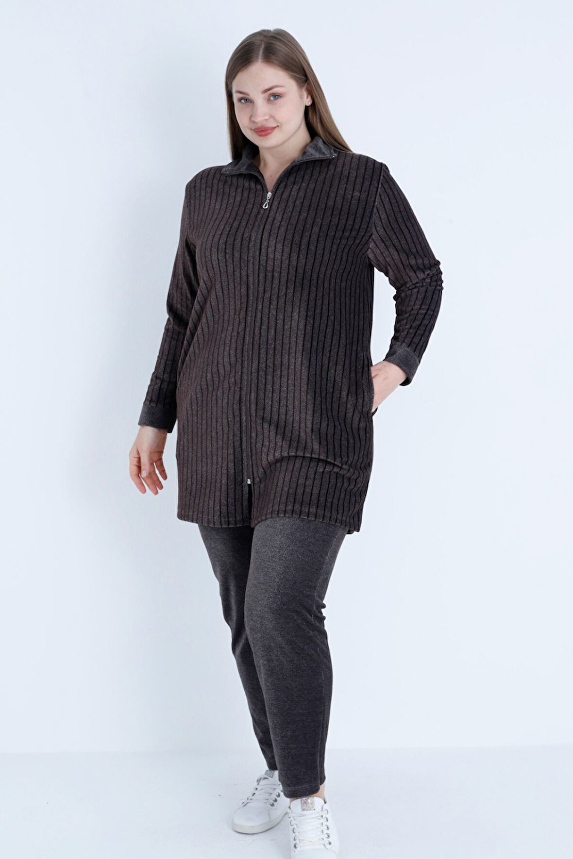 Kadın Büyük Beden Çizgi Desenli Uzun Kollu Fermuarlı Cepli Pamuklu Kadife Alt Üst Takım