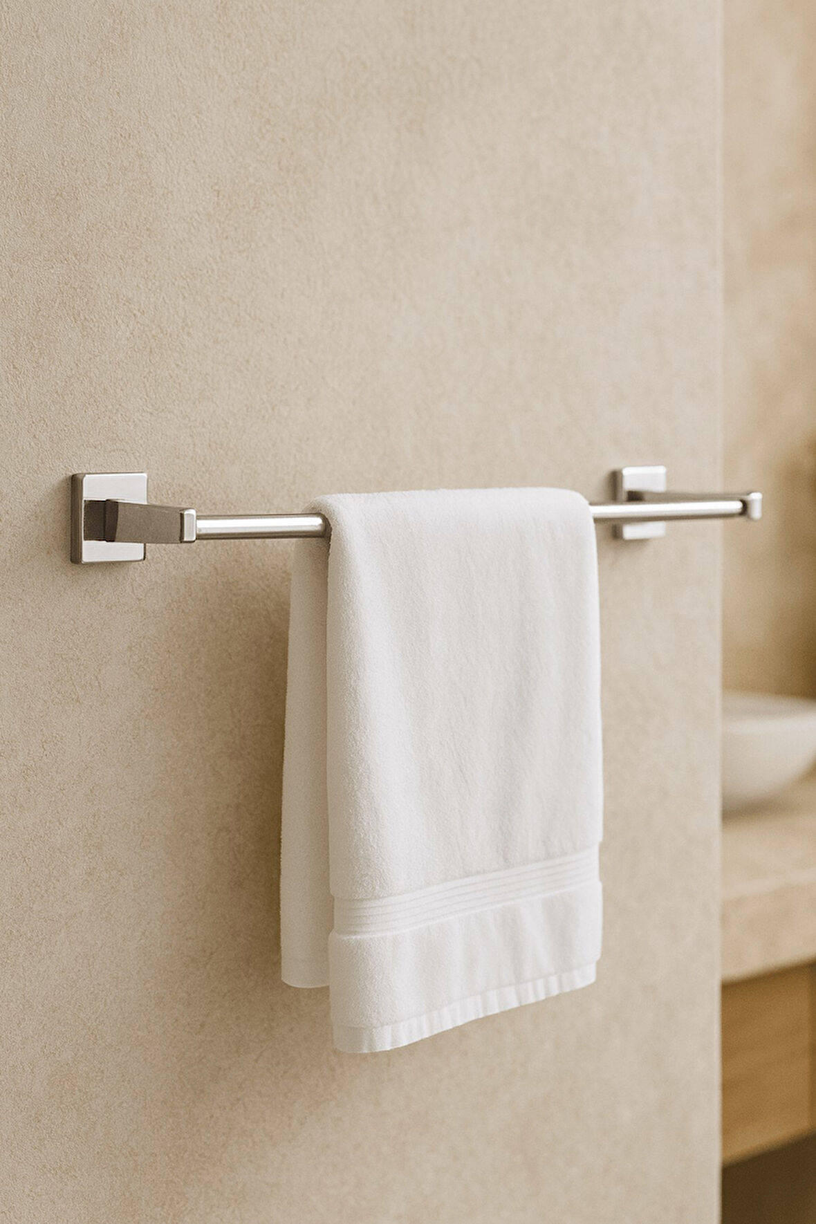 Krom Yapışkanlı Uzun Havluluk – Kare Topuzlu Metal Banyo Havlu Askısı, Dayanıklı & Şık