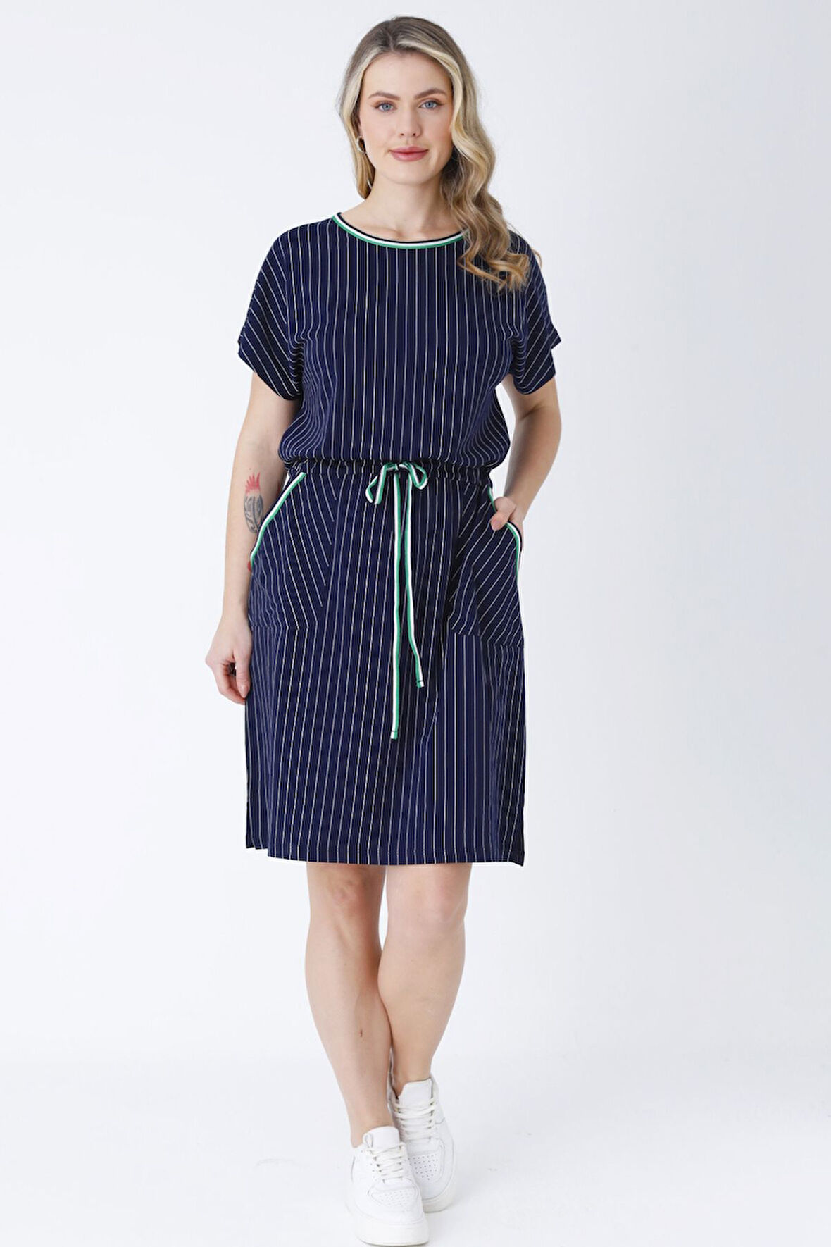 Kadın Lacivert Kuşaklı Cepli Biyeli Pamuklu Elbise