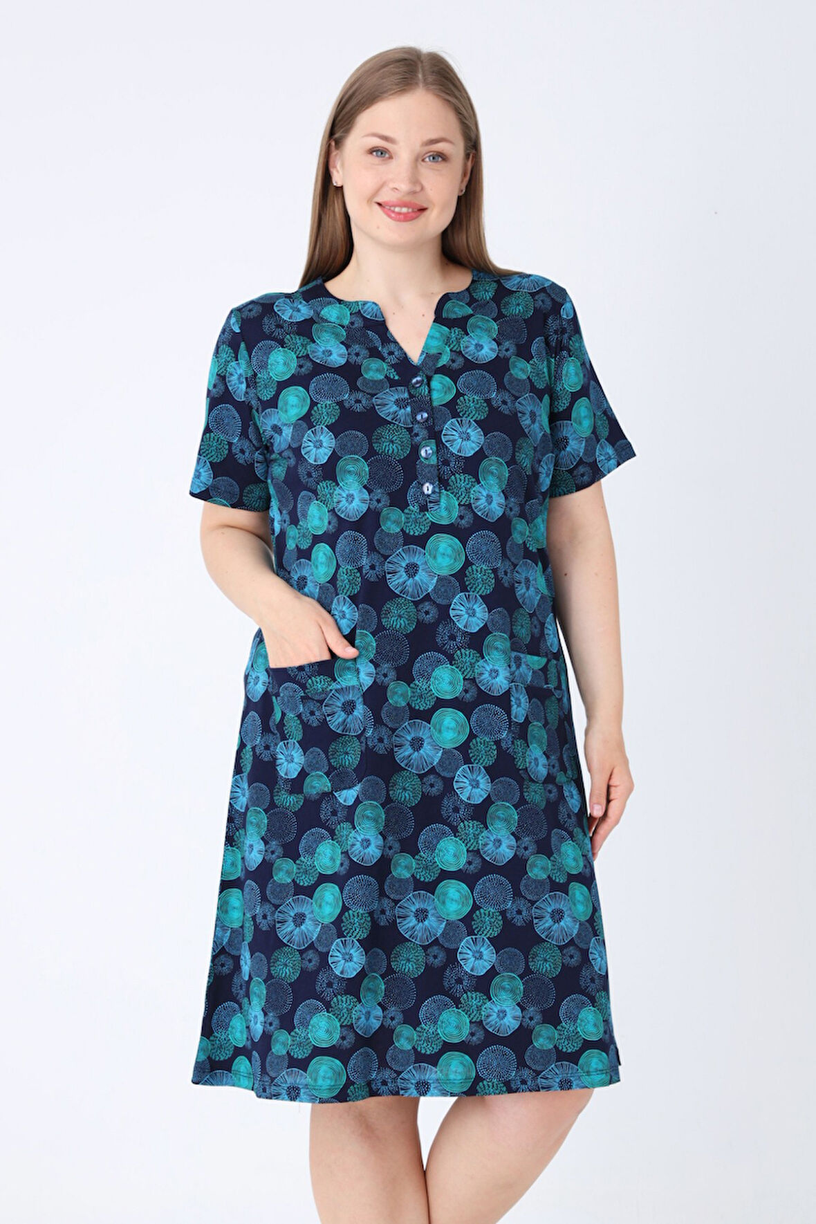 Lacivert Desenli V Yaka Düğme Detaylı Cepli Kısa Kollu Kadın Büyük Beden Pamuklu Elbise