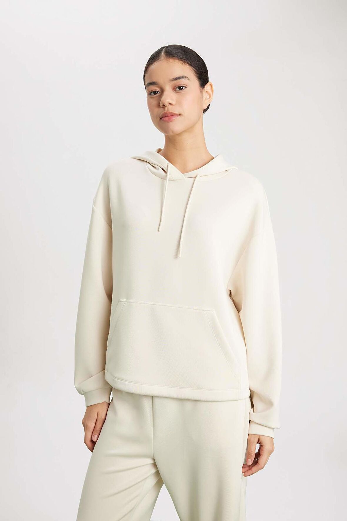DeFactoFit Oversize Geniş Kalıp Modal Kapüşonlu Kanguru Cepli Sporcu Sweatshirt B5206AX24SPER218