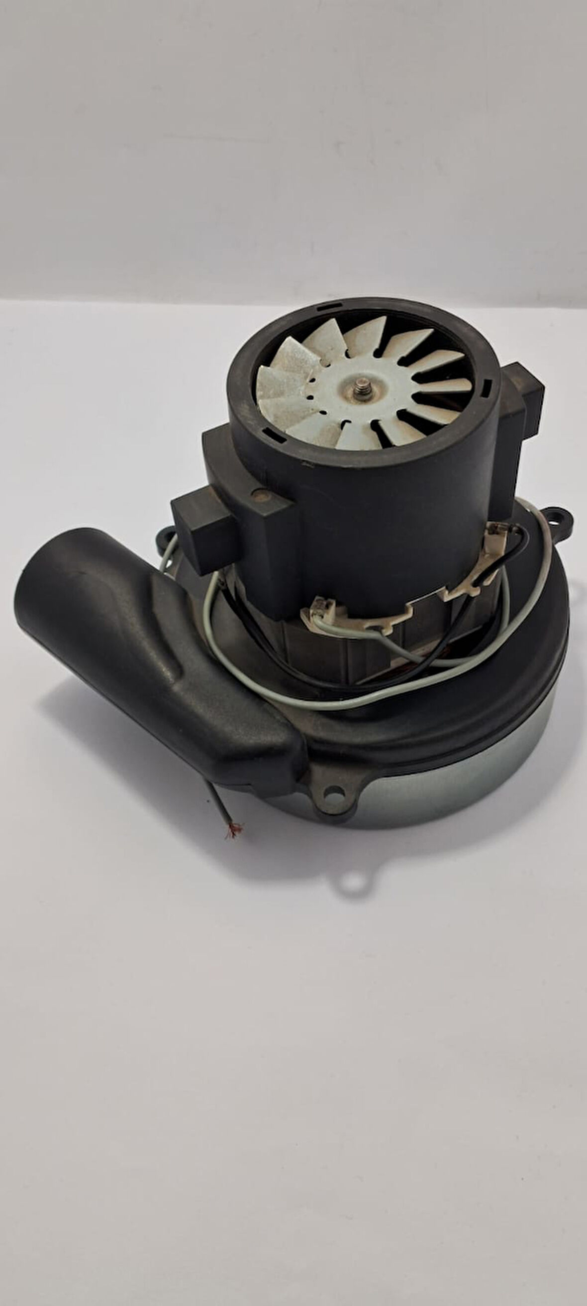 AMETEK SÜPÜRGE MOTORU TEK FAN EKSOZLU 220 V 061400006.00 ATREK KOD:0306016