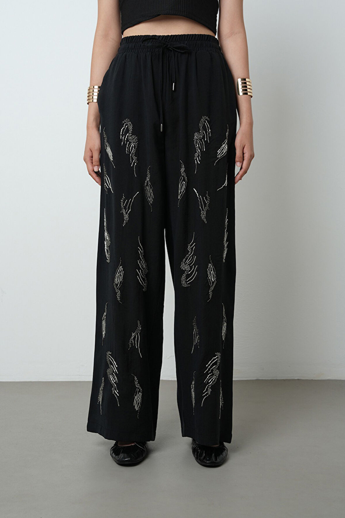 Kadın Önü Taş İşlemeli Düz Renk Beli Lastikli Bol Paça Pantolon