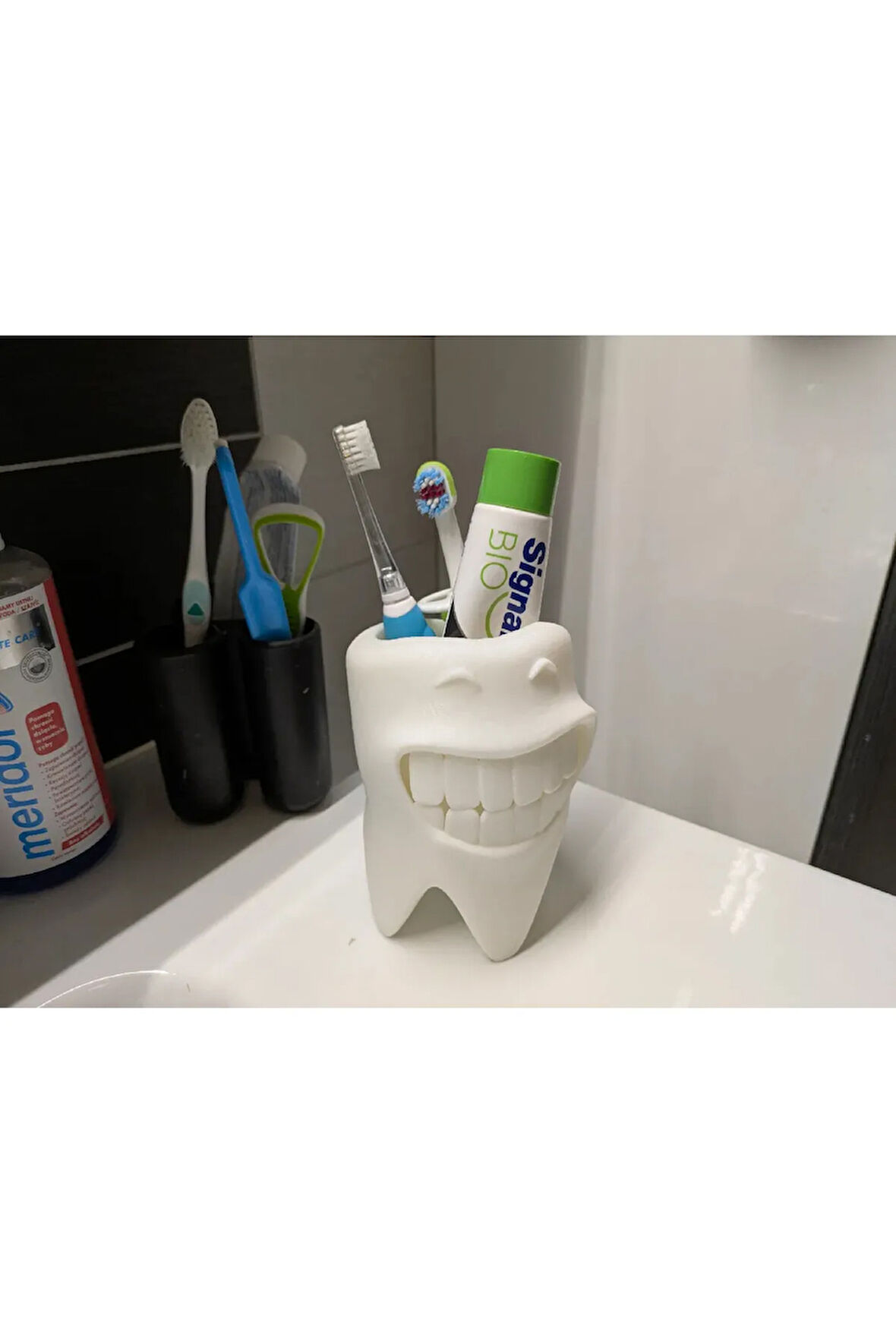 Smiling Tooth Diş Fırçası Tutucu – Eğlenceli ve Şık Tasarım, Banyo Aksesuarı