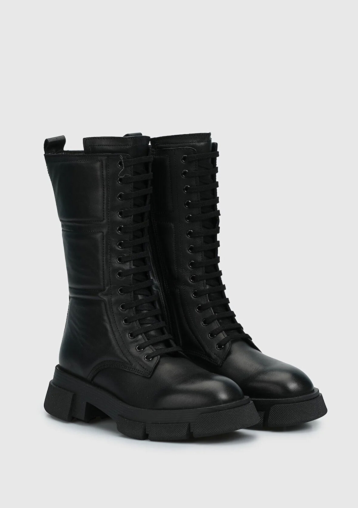 Siyah Deri Kadın Bot