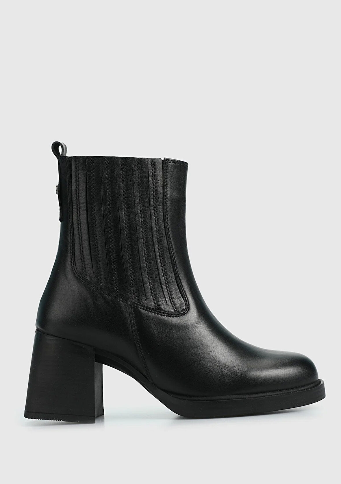 Siyah Deri Kadın Bot