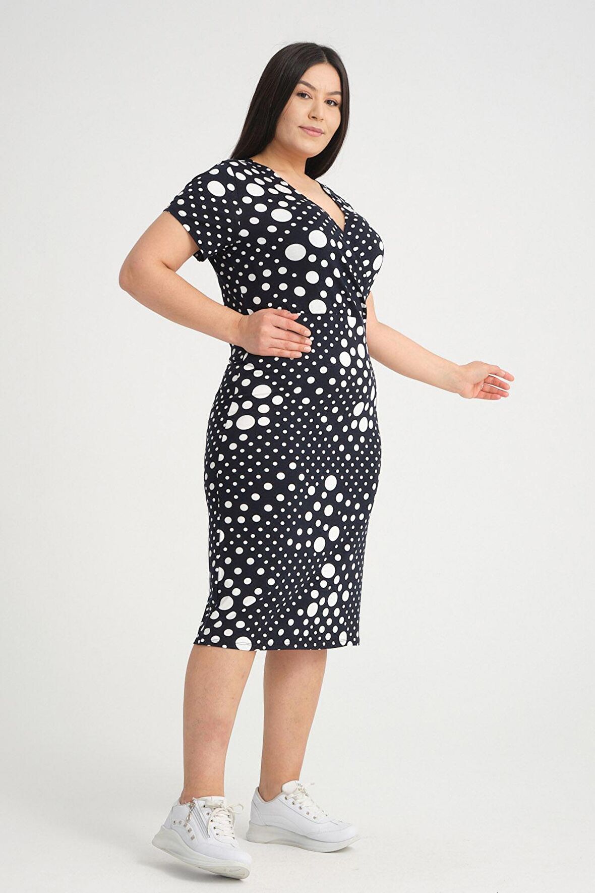 Kruvaze Yaka Puanlı Büyük Beden Elbise 25D-2543