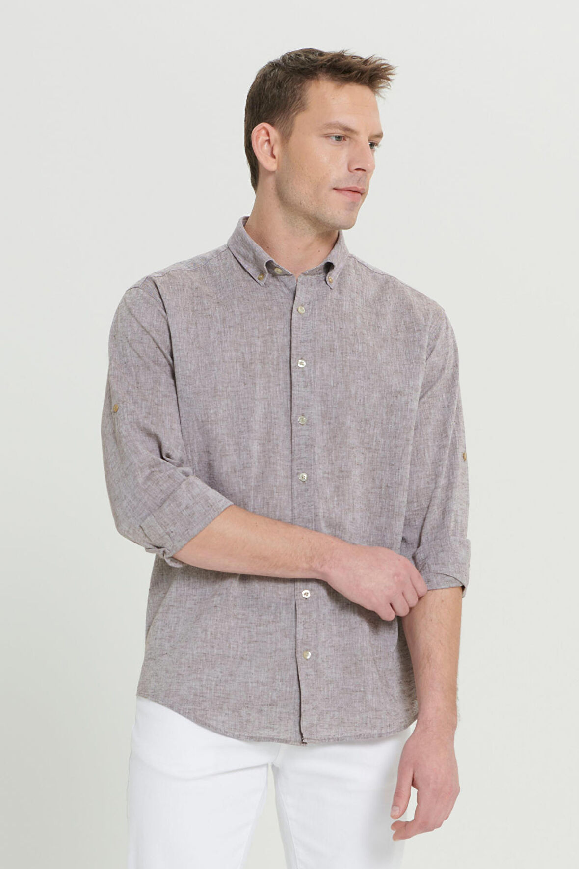 Erkek Kahverengi Comfort Fit Rahat Kesim Düğmeli Yaka Casual Keten Gömlek