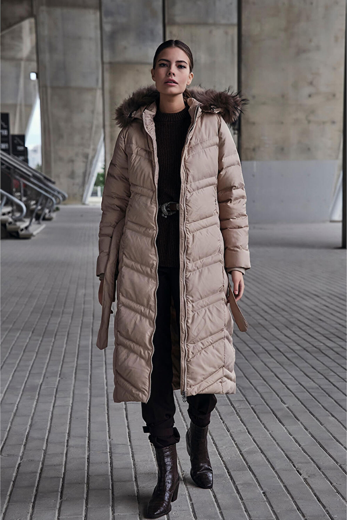 18272 WOMANIA MONT ROMA