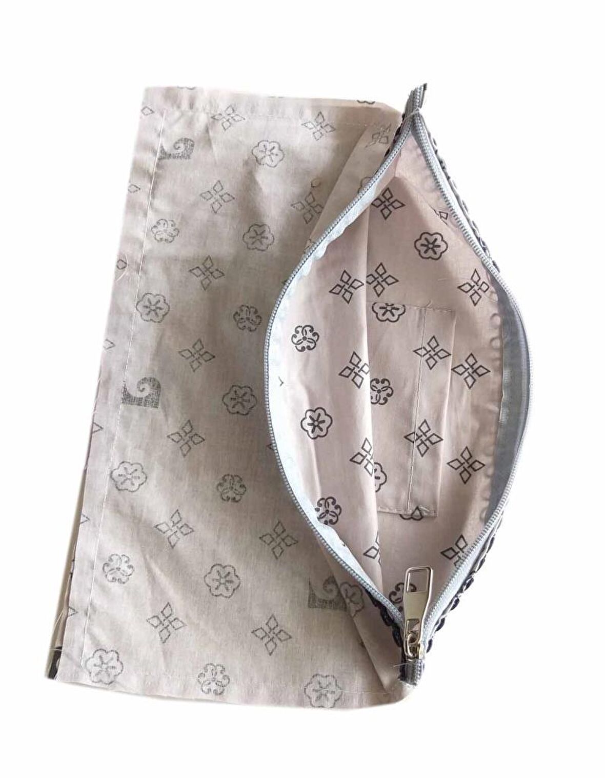 20x30 cm Dikilmiş Fermuarlı Astar Sütlü Kahve PC desen