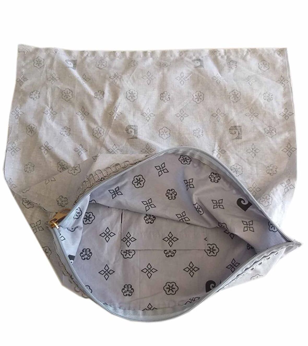 28x28 cm Dikilmiş Fermuarlı Astar Pc Desen Açık Gri