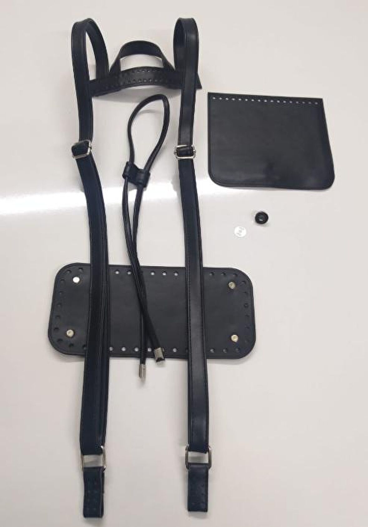 Suni Deri Siyah Renk Gümüş Metal Sırt Çanta Seti