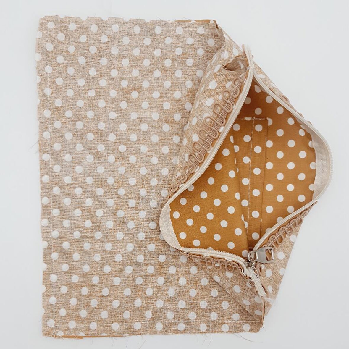 28X28 Cm Dikilmiş Fermuarlı Astar Hardal Sarı Puantiyeli