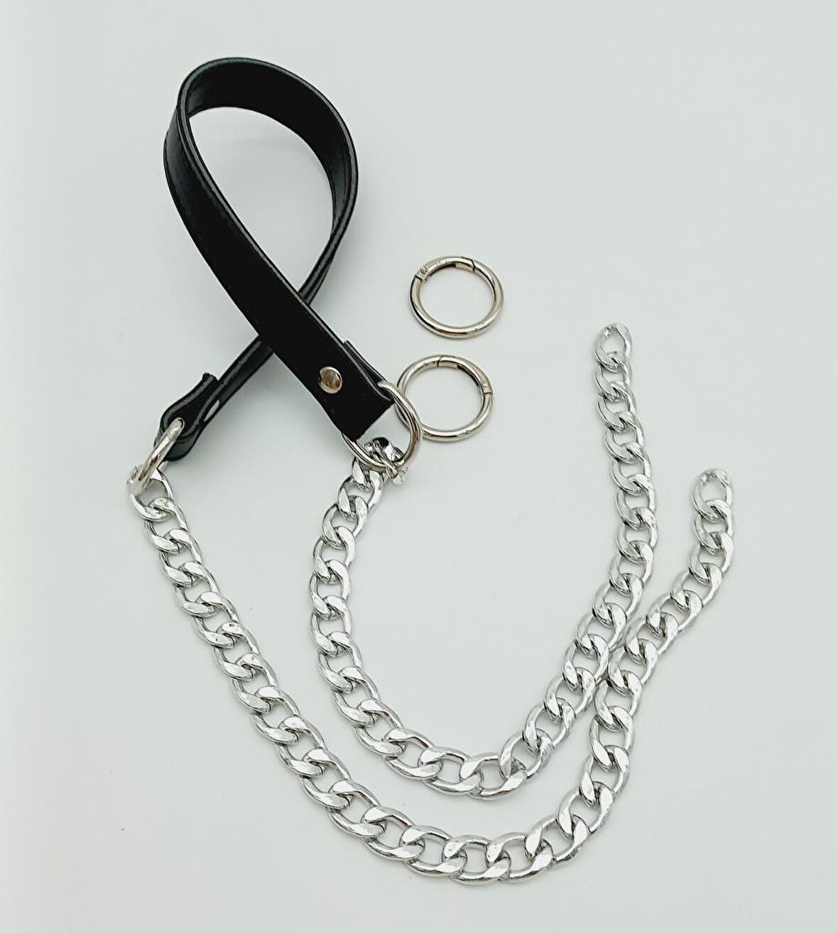 Suni Deri Dikişli Gümüş Zincirli Siyah Renk Çanta Sapı