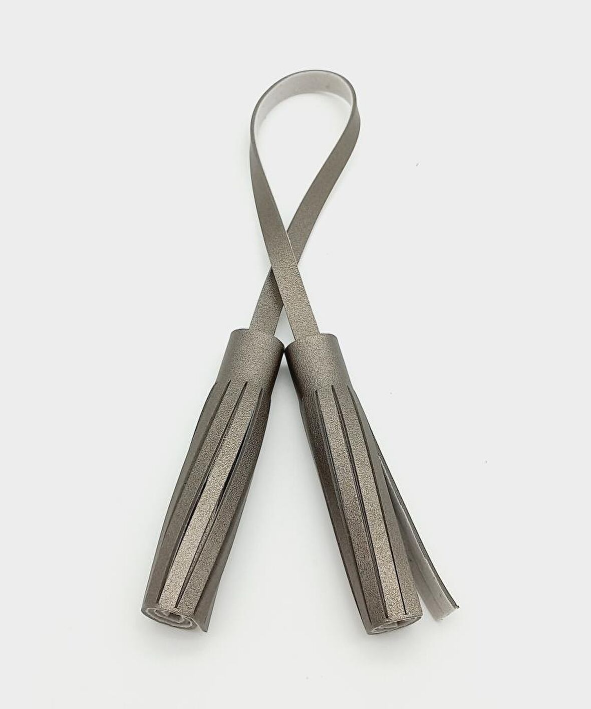 Suni Deri Parlak Gri İkili Düz Püskül