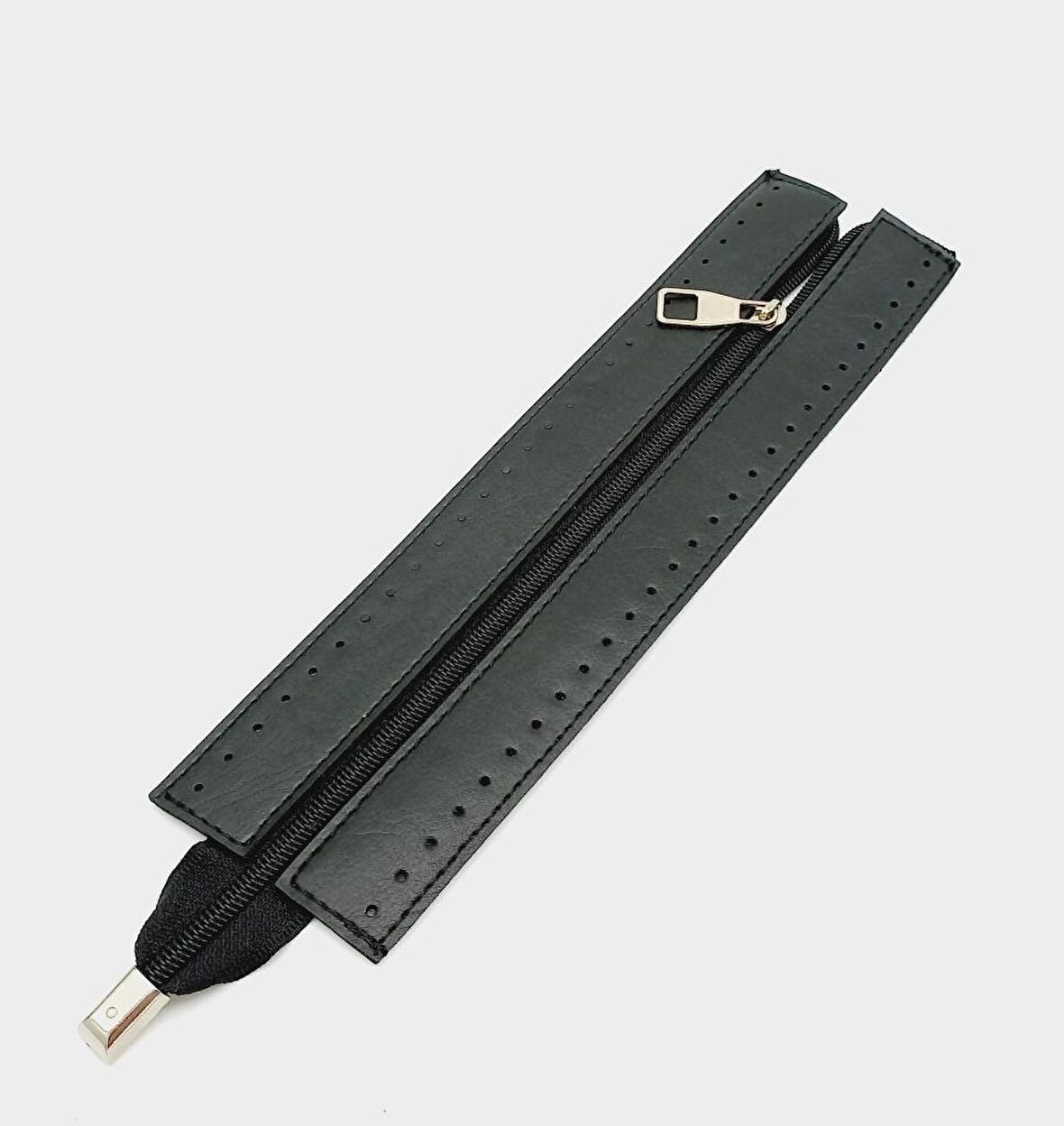 Siyah Renk 28 Cm Derili Fermuar Gümüş Metalli