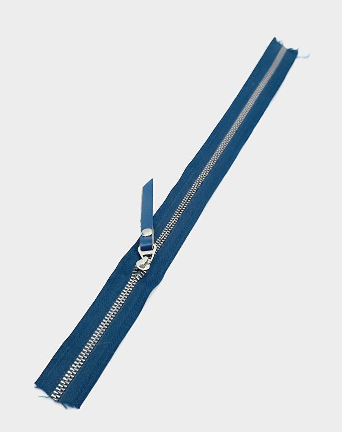 Gerçek Deri Başlıklı Lacivert Fermuar 40 Cm Gümüş Metal