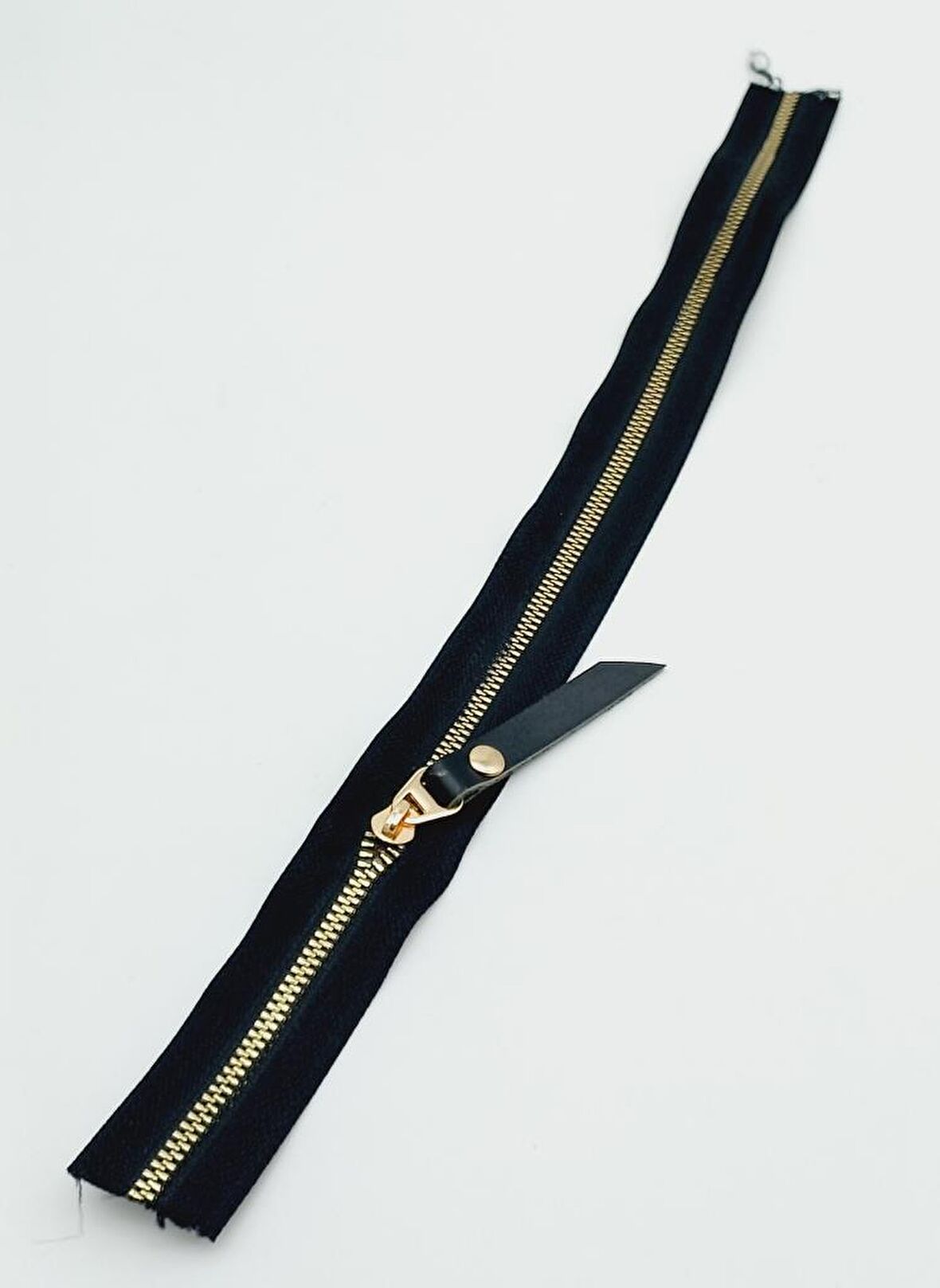 Gerçek Deri Başlıklı Siyah Fermuar 40 Cm Light Gold Metal