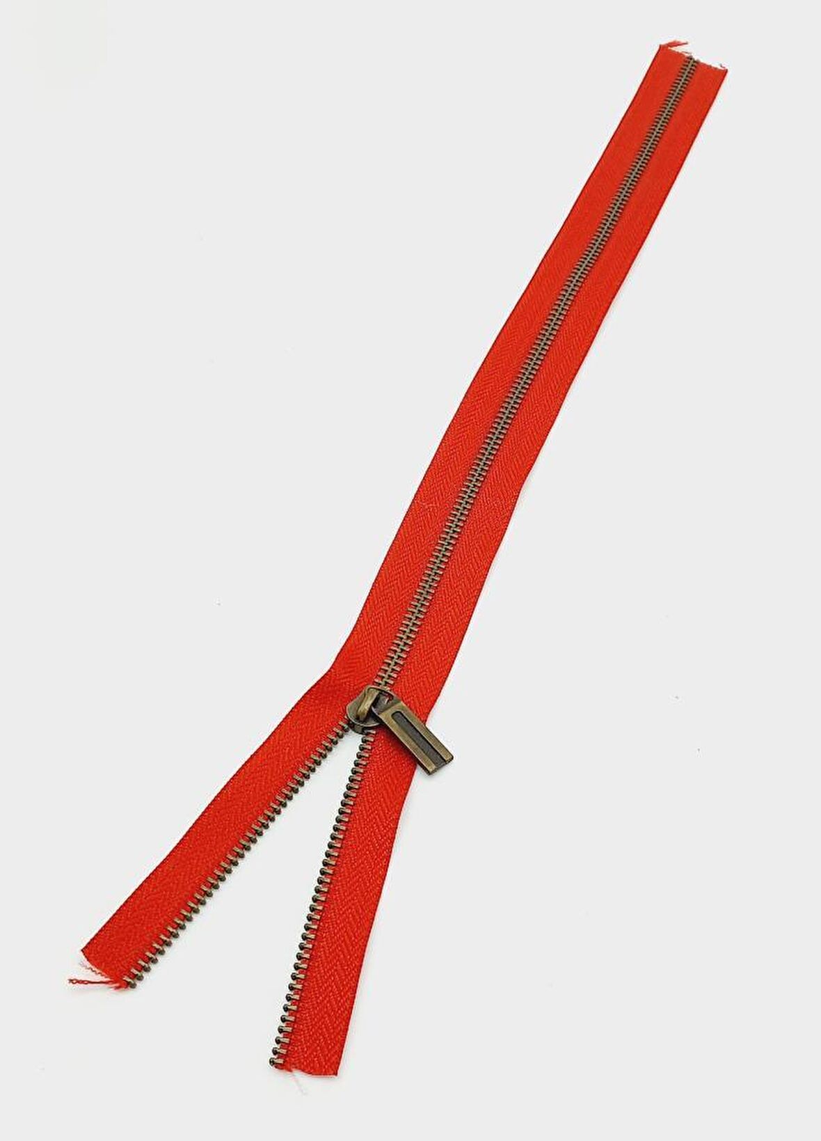 Başlıklı Fermuar 40 Cm Antik Metal Kırmızı