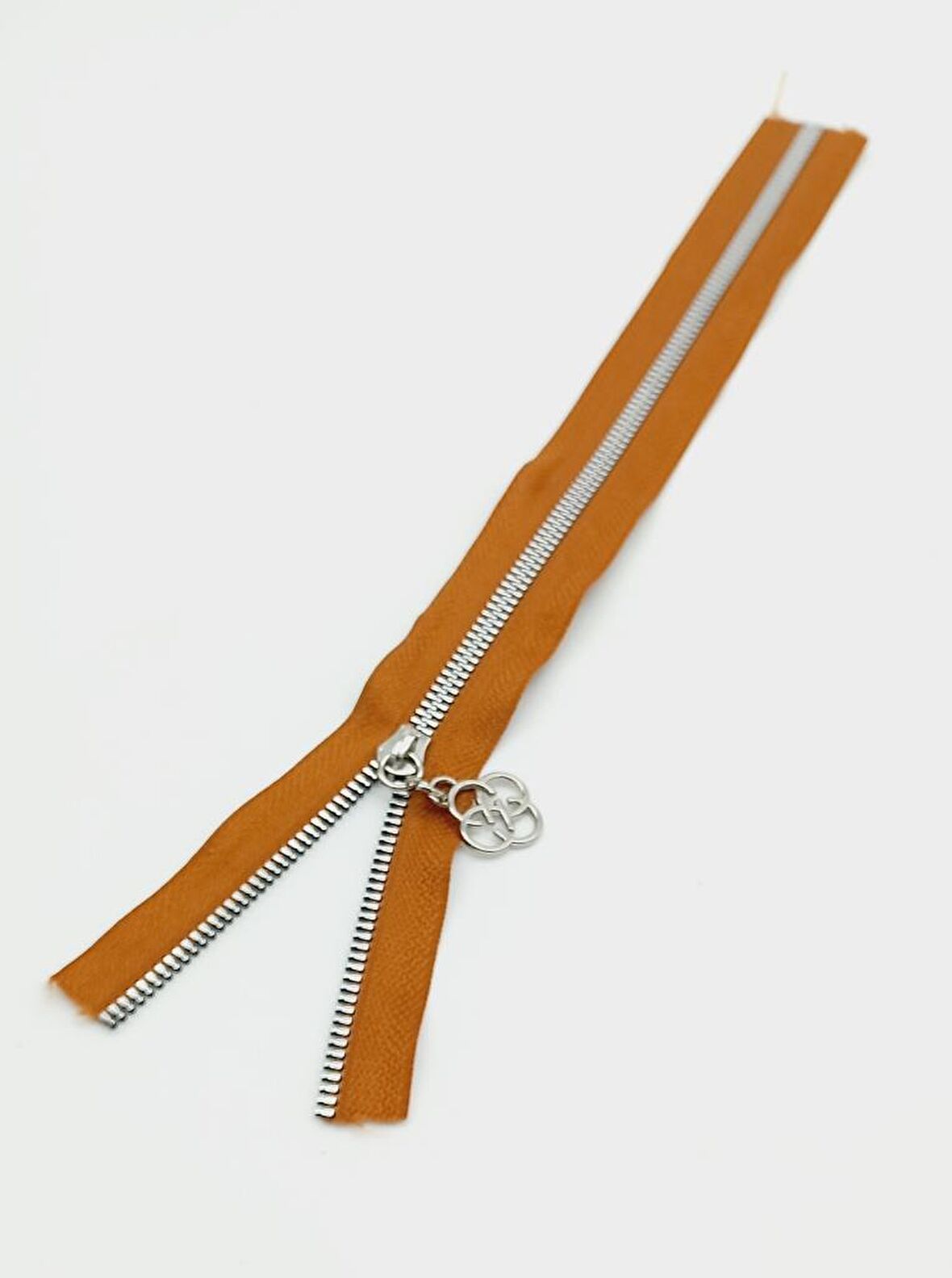 Başlıklı Fermuar 30 Cm Gümüş Metal Taba