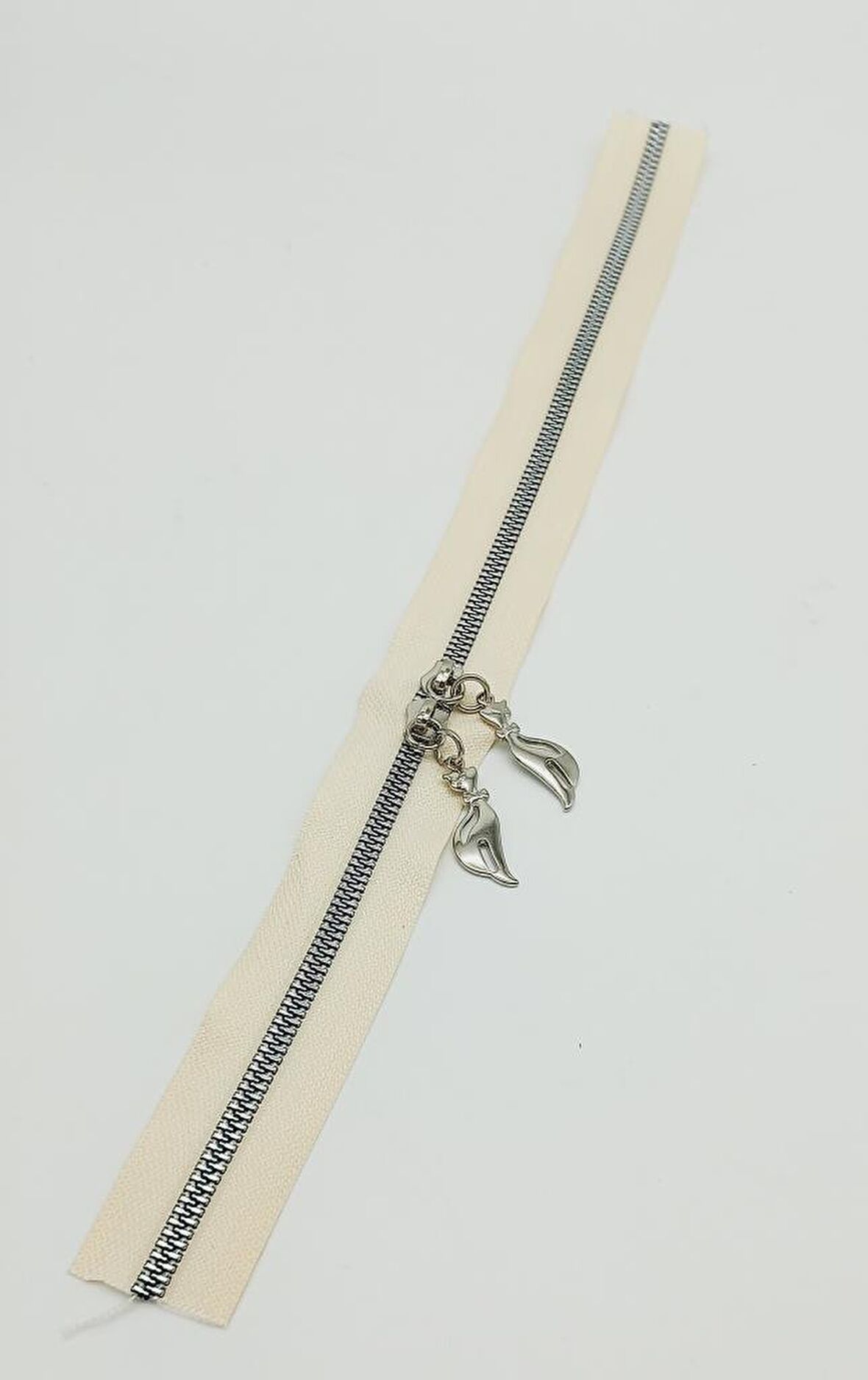 Çift Başlı Krem Fermuar Gümüş Metal 40 Cm