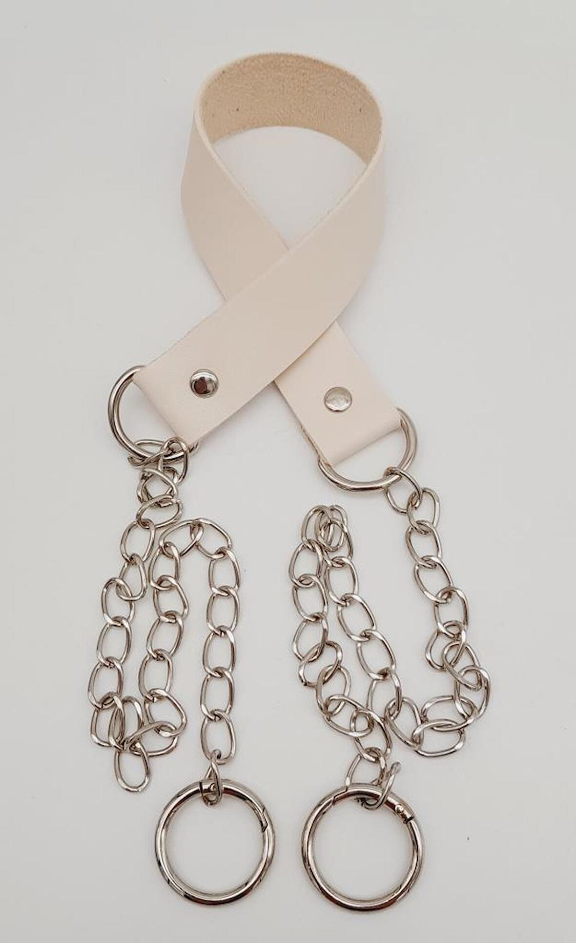 Tek Kat Suni Deri Krem Renk İnce Zincirli Sap Gümüş Metal